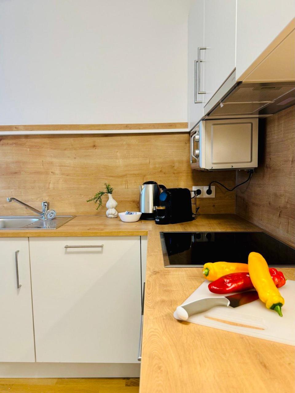 Carillon By Bestchoice - Old City - Self Check-In With Parking Option Graz Ngoại thất bức ảnh